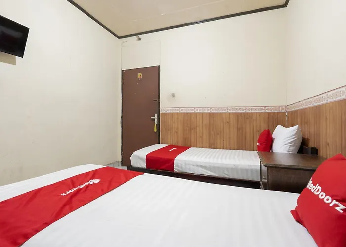 RedDoorz Syariah near Pasar Pagi Samarinda Hotel