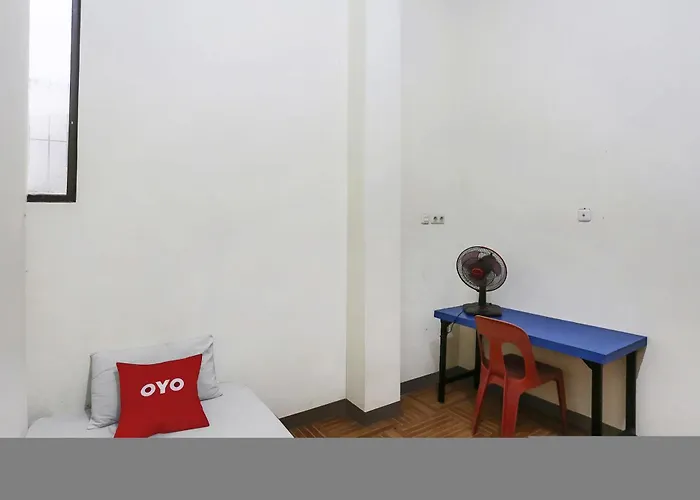 Oyo 90825 Hotel Lizha 2 Tenggarong